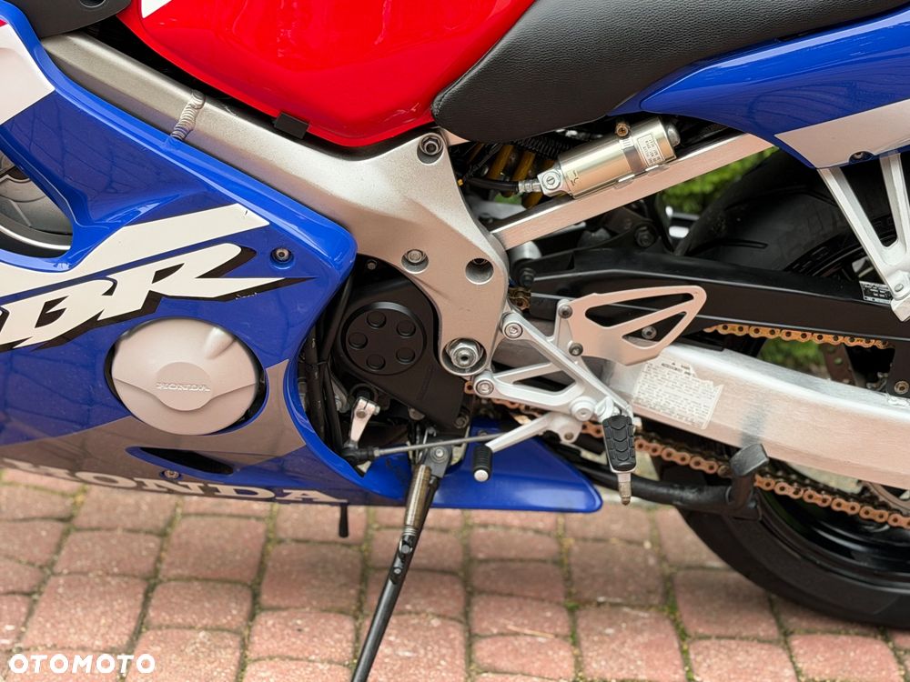 Honda CBR - 16