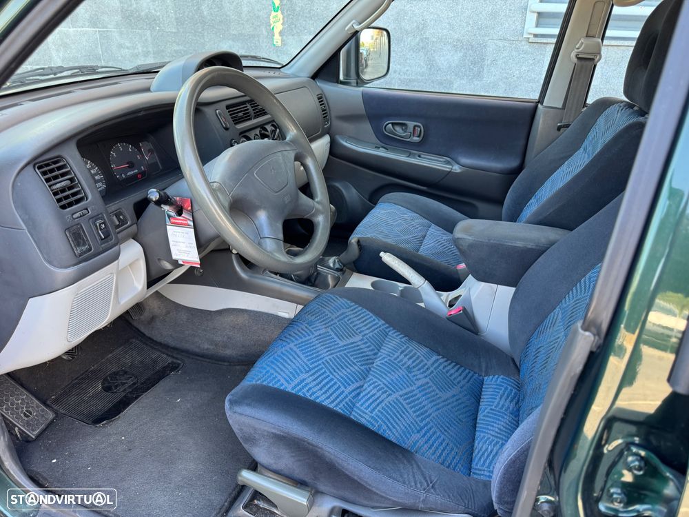 Mitsubishi Pajero Sport 2.5 TD GLS - 19