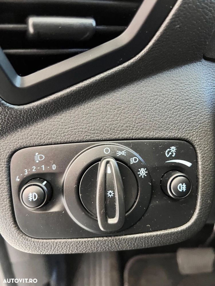 Ford Kuga - 35