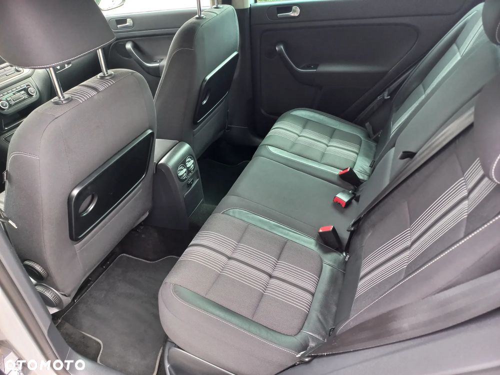 Volkswagen Golf Plus 2.0 TDI DPF MATCH - 23