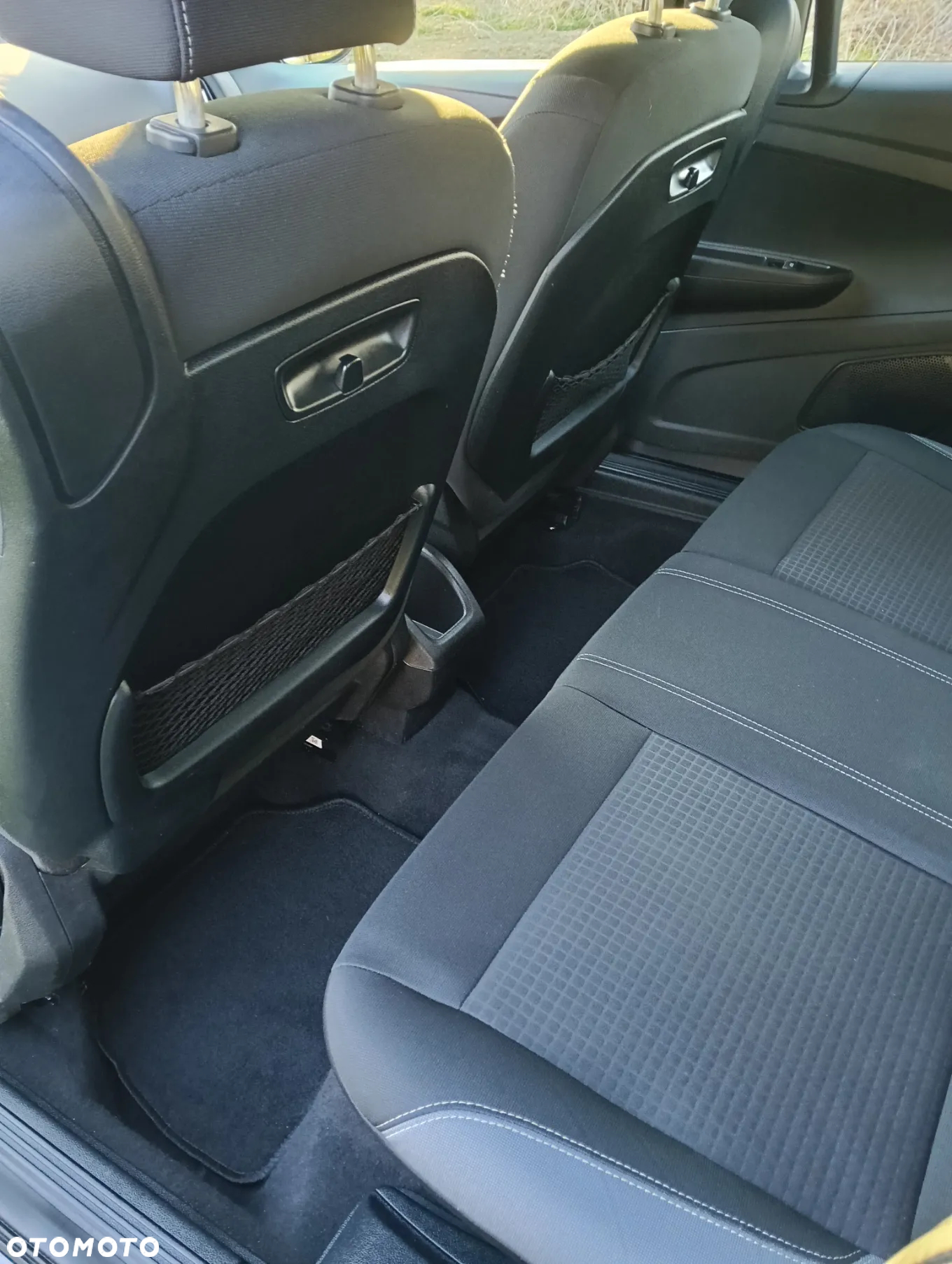 Ford B-MAX 1.4 Ambiente - 27