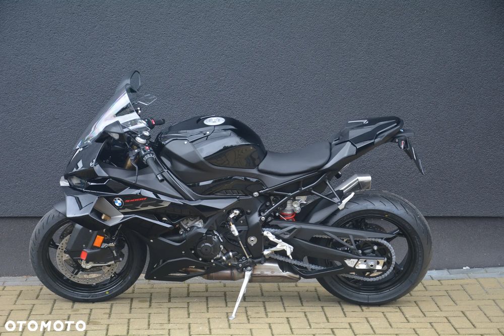 BMW S - 6
