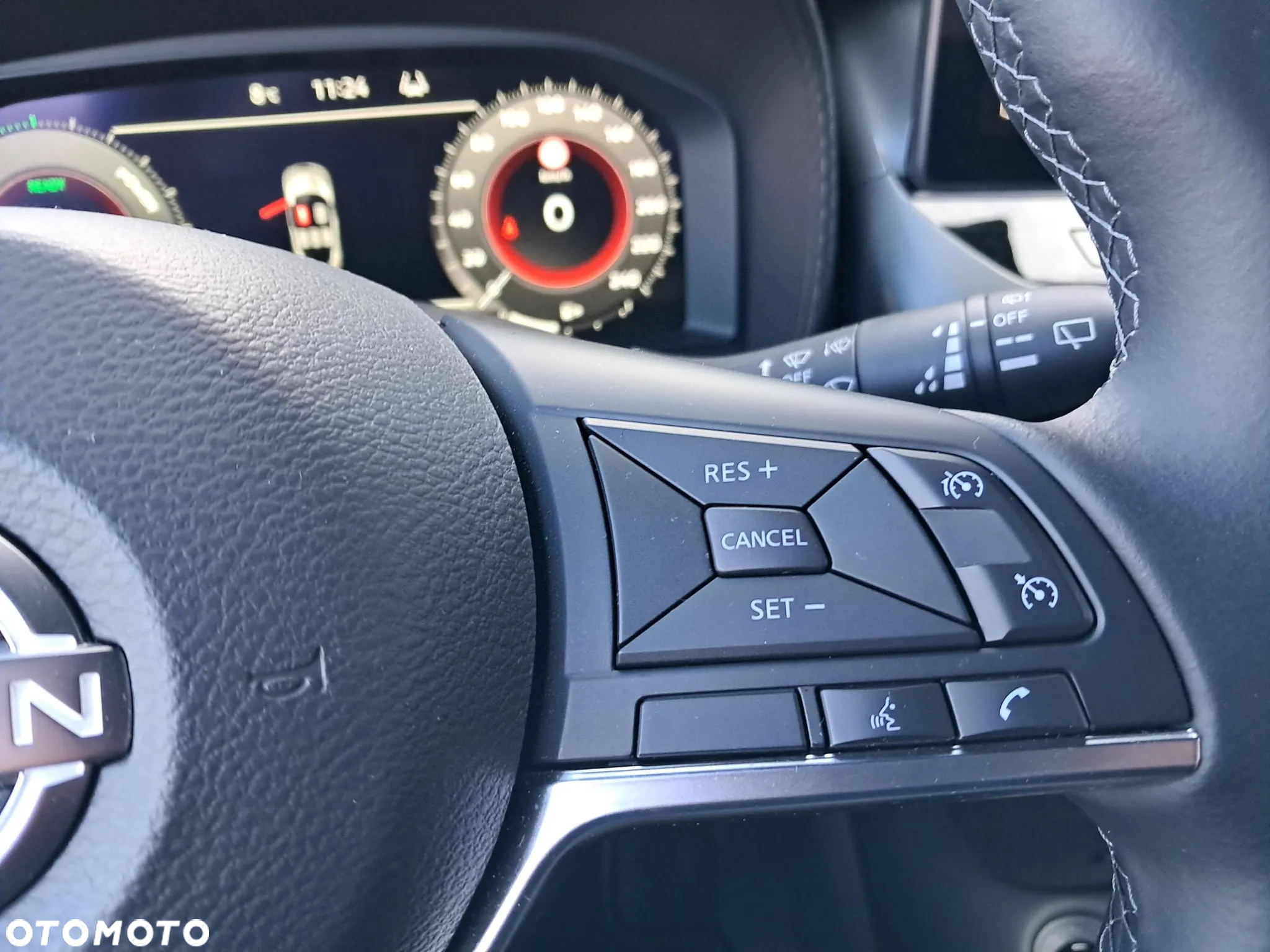 Nissan Juke 1.6 Hybrid N-Connecta AMT - 24