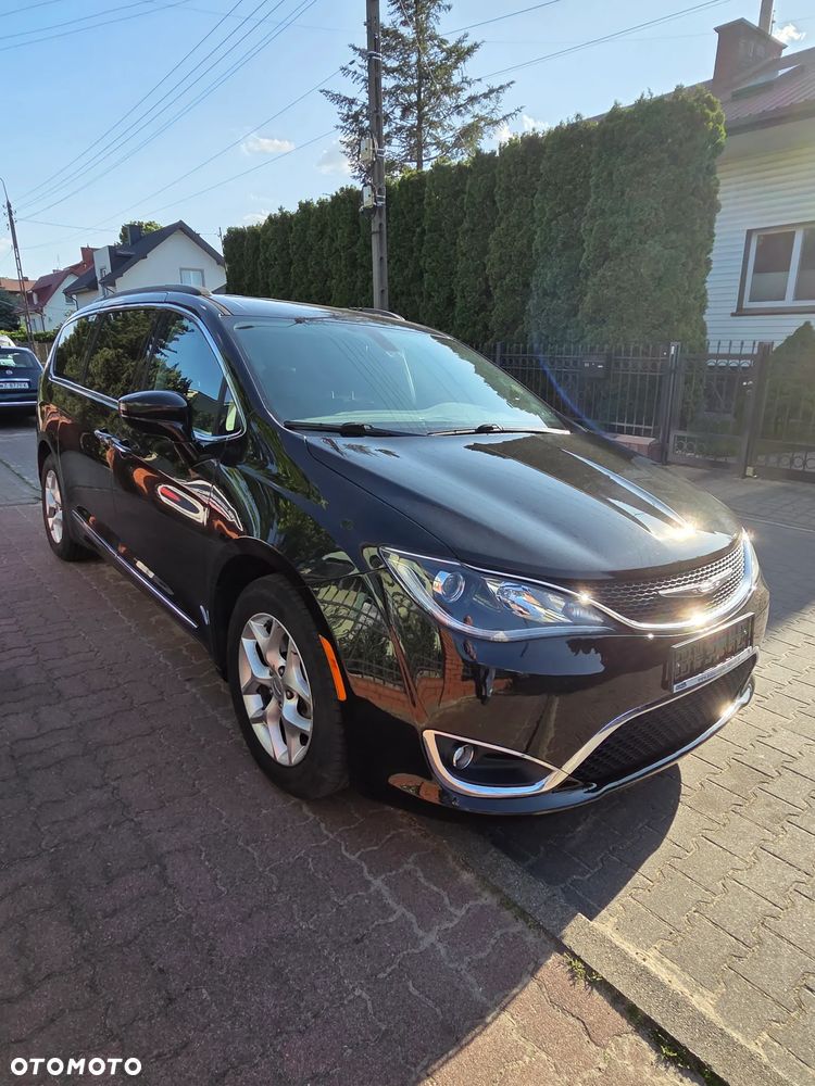 Chrysler Pacifica - 37