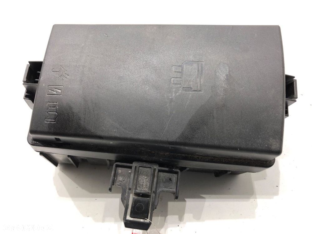 SKRZYNKA BEZPIECZNIKÓW  VW ARTEON (3H7, 3H8) 2017 - 2022 TSI R 235 kW [320 KM] benzyna 2020 - 2022 - 2