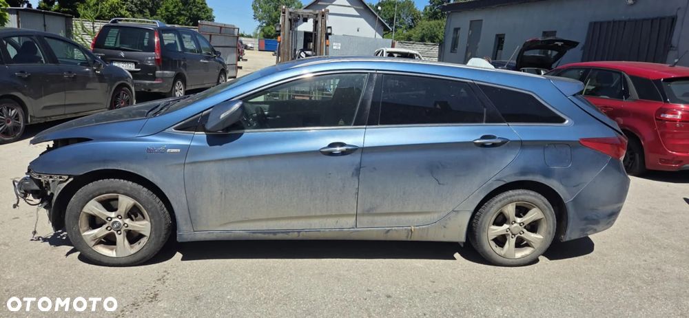 HYUNDAI I40 YU6 błotnik lewy przód - 1