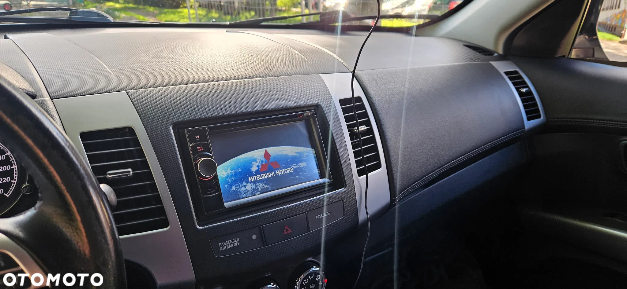Mitsubishi Outlander 2.0 Intense + 2WD EU5 - 11
