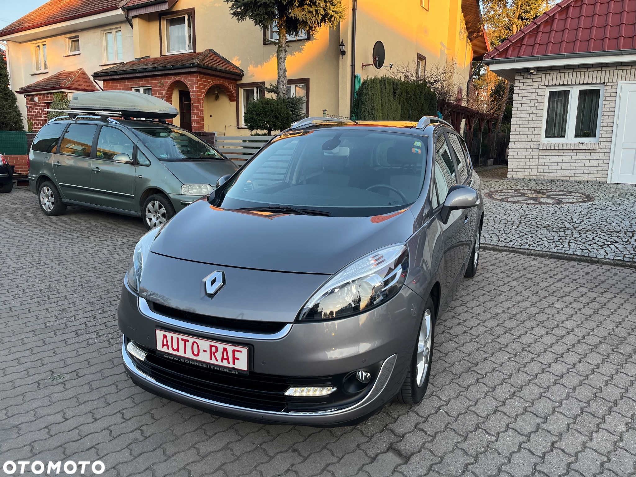 Renault Grand Scenic 1.6 16V 110 Paris - 14