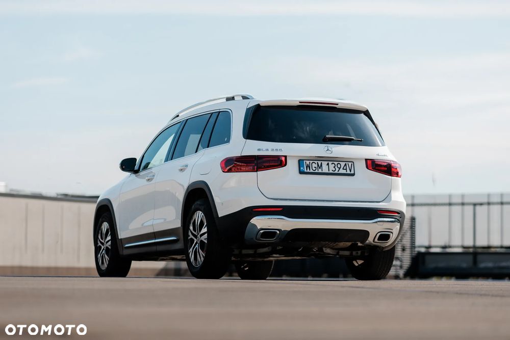 Mercedes-Benz GLB 250 4-Matic AMG Line 8G-DCT - 6