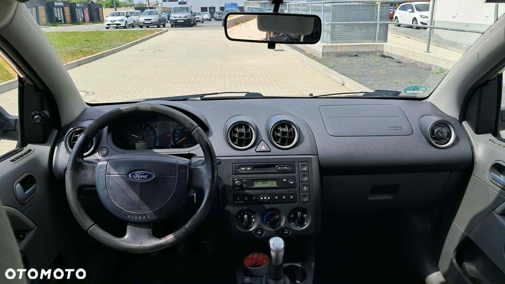 Ford Fiesta 1.4 Ghia - 8