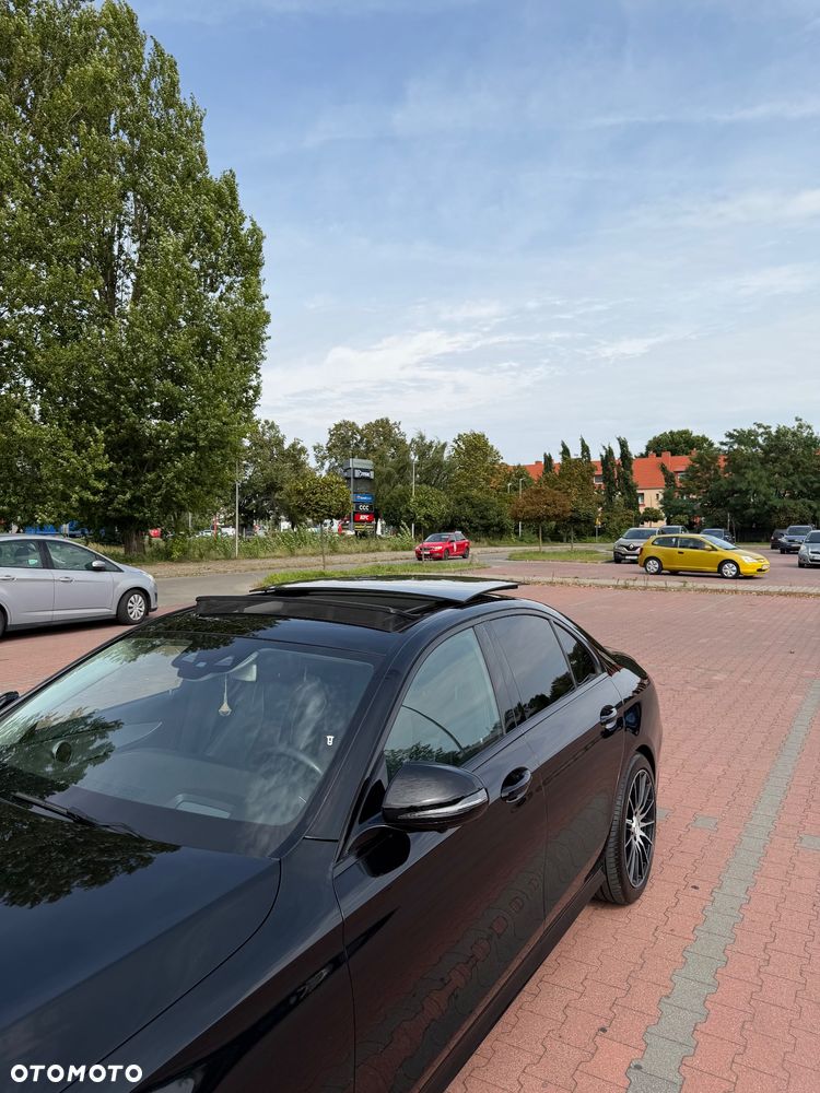 Mercedes-Benz Klasa E 220 d 9G-TRONIC AMG Line - 22