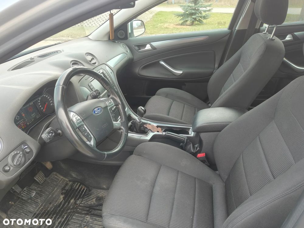 Ford Mondeo - 13