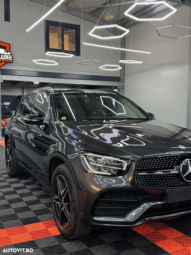 Mercedes-Benz GLC 220 d 4Matic 9G-TRONIC AMG Line - 3