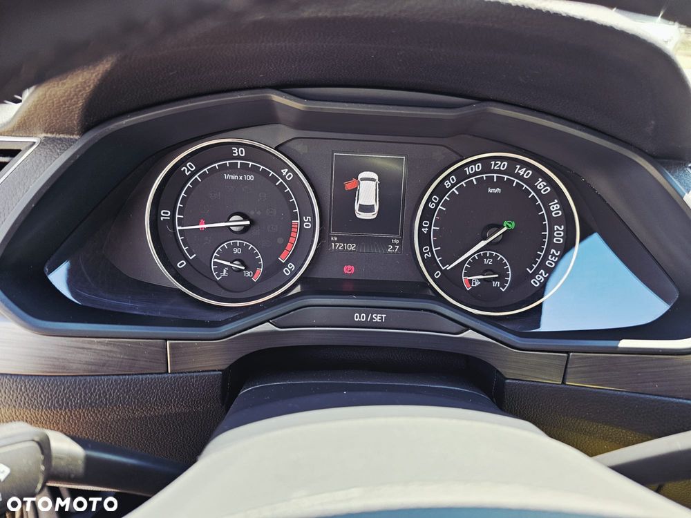 Skoda Superb 2.0 TDI DSG Ambition - 8
