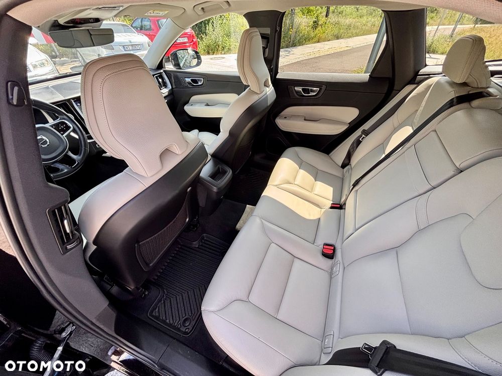 Volvo XC 60 D4 AWD Momentum - 19
