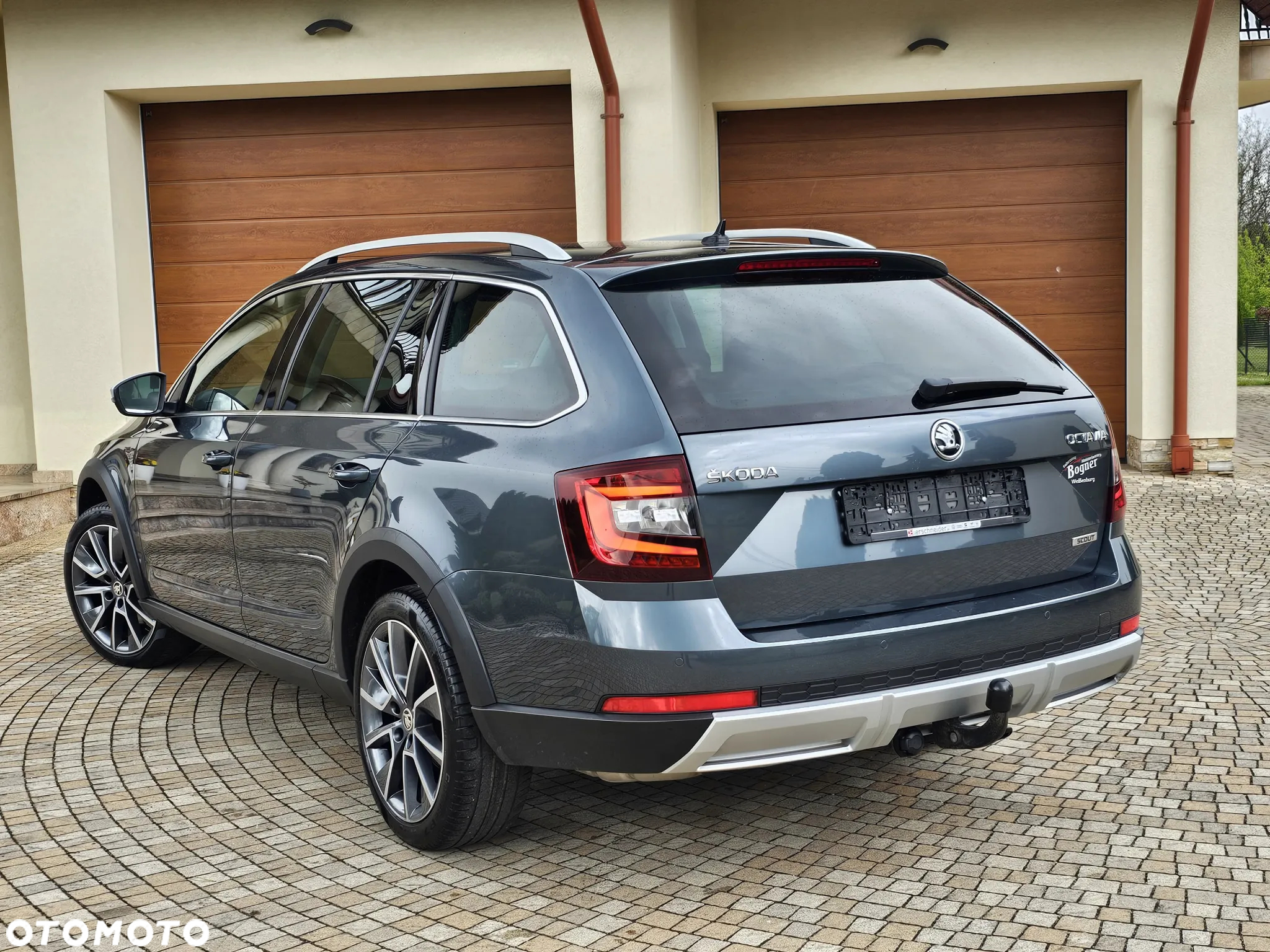 Skoda Octavia Combi 2.0 TDI 4x4 DSG Scout - 21