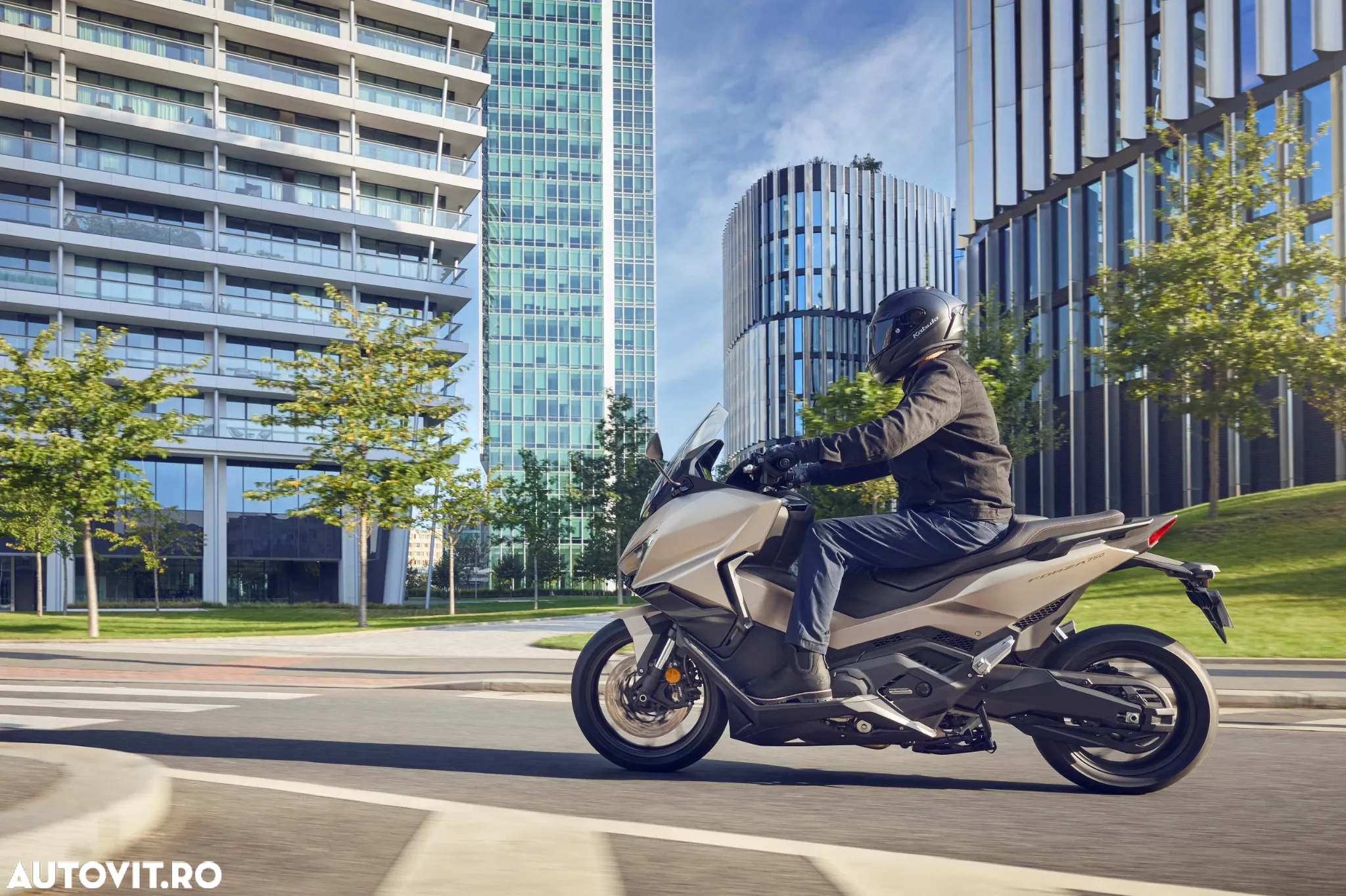 Honda Forza 750 - 9