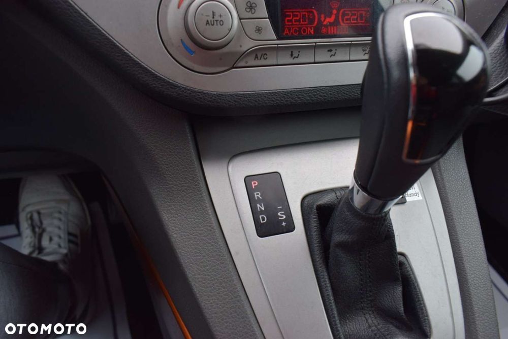 Ford Kuga - 31