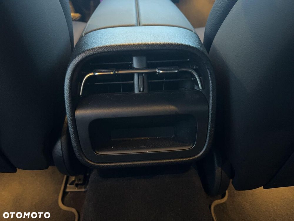 Mercedes-Benz Klasa E - 23