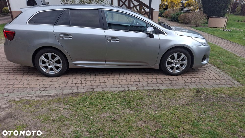 Toyota Avensis 2.0 D-4D Selection - 5