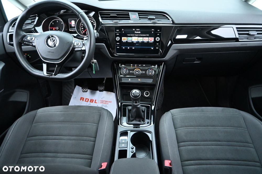 Volkswagen Touran 2.0 TDI SCR Highline - 20