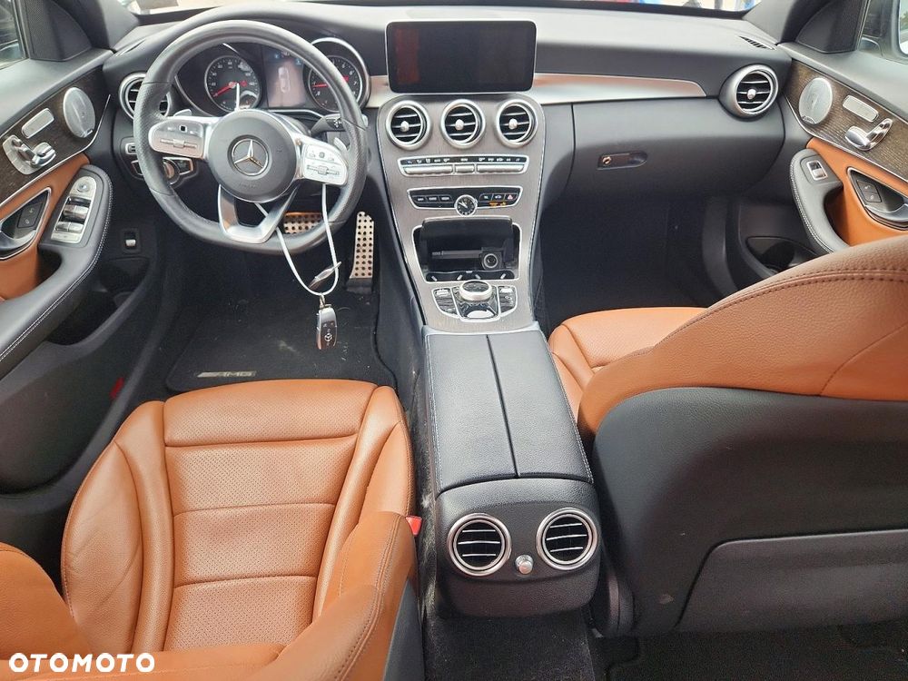 Mercedes-Benz Klasa C 300 4Matic 9G-TRONIC AMG Line - 8