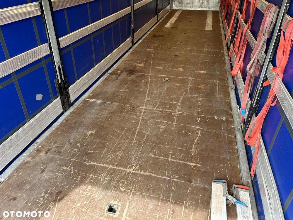 Schmitz Cargobull FIRANKA / PLANDEKI JAK NOWE / 657 841 KM PRZEBIEGU / ŁADNE OPONY / Z PEŁNYM WYPOSAŻENIEM DO ZAŁADUNKU / UCHWYTY PROMOWE / DOSTĘPNE 10 SZTUK KOLORY SREBRNY - NIEBIESKI - CZERWONY !! - 34