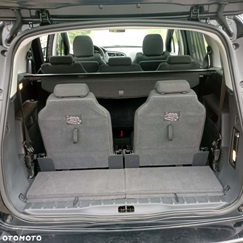 Peugeot 5008 1.6 THP Family 7os - 19
