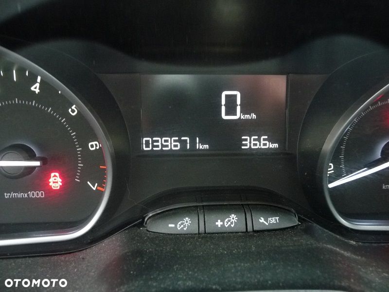 Peugeot 2008 PureTech 82 Allure - 8