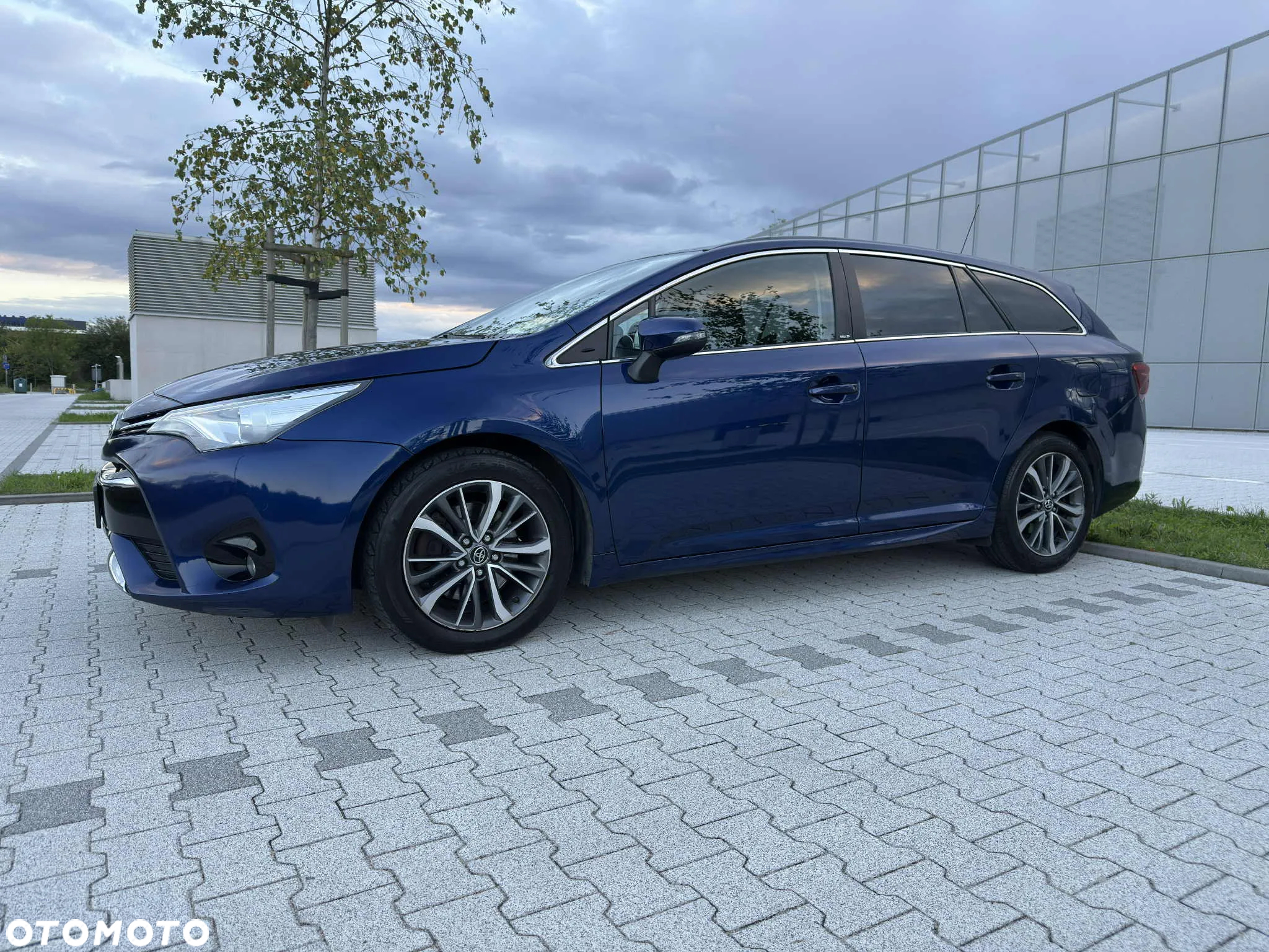 Toyota Avensis 2.0 D-4D Prestige - 8