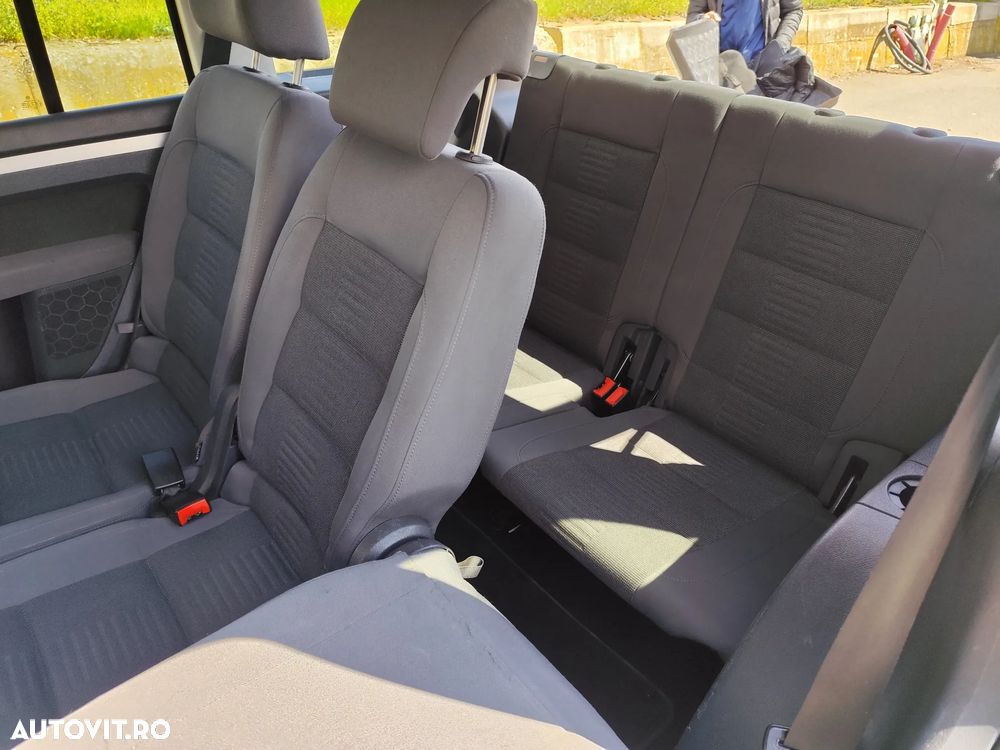 Volkswagen Touran 2.0TDI Highline - 12