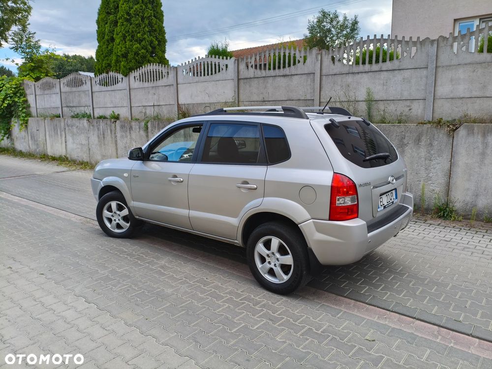 Hyundai Tucson 2.0 4WD GLS - 25