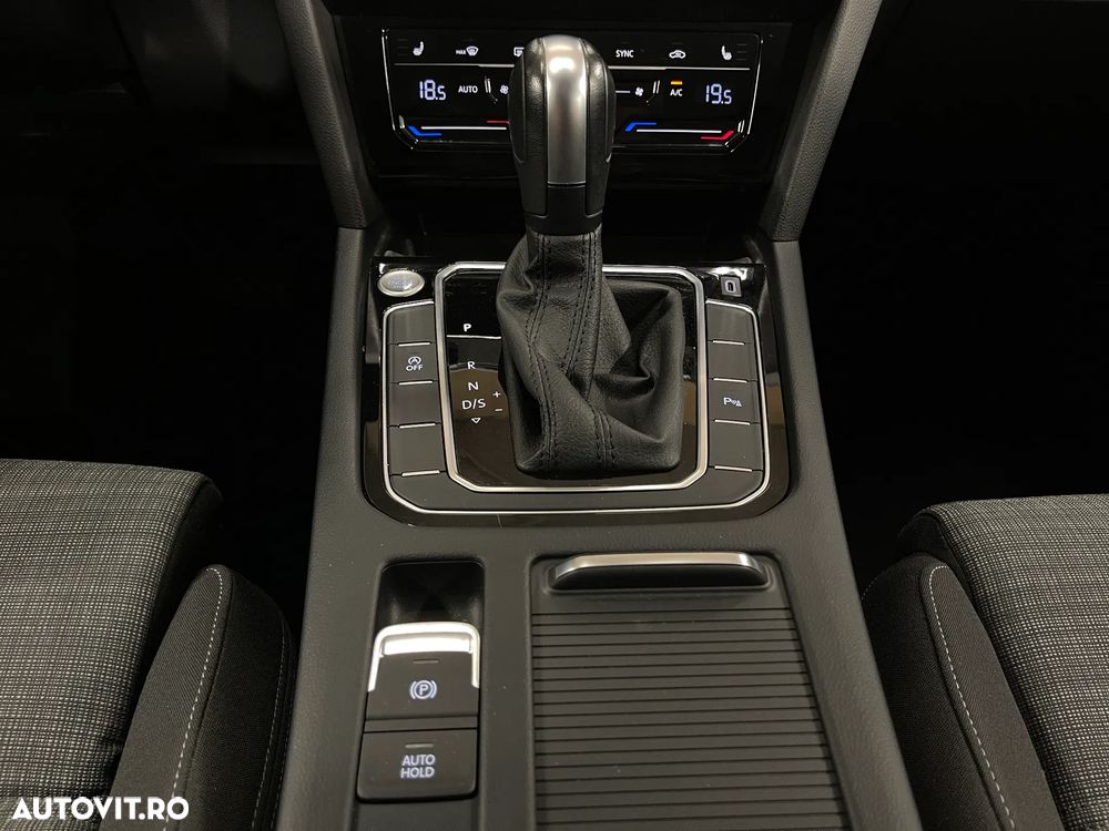 Volkswagen Passat 2.0 TDI DSG Comfortline - 25