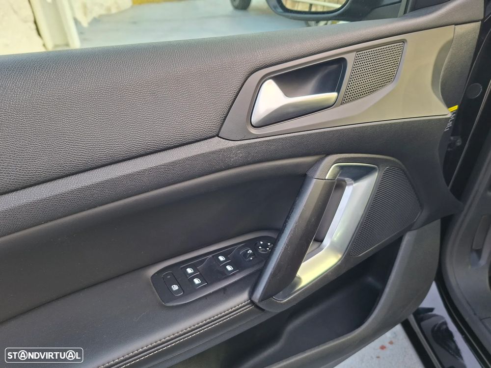 Peugeot 308 1.2 PureTech Allure EAT8 - 39