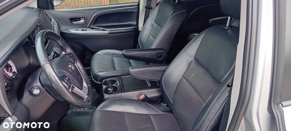 Toyota Sienna 3.5 V6 SE - 16