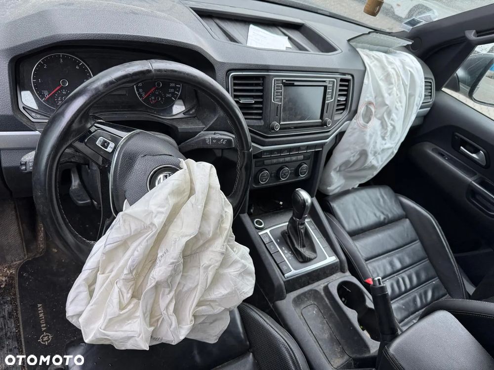 Volkswagen Amarok - 12