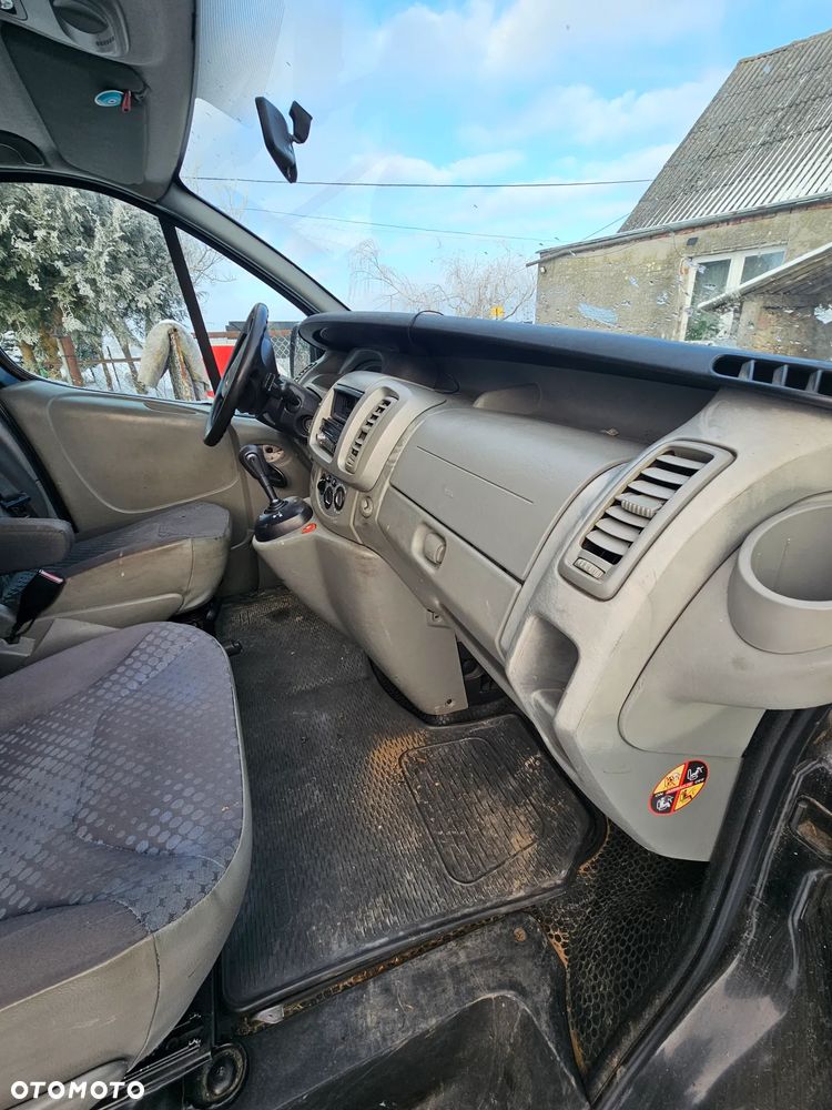 Renault Trafic L1H1 Passenger Quickshift - 12