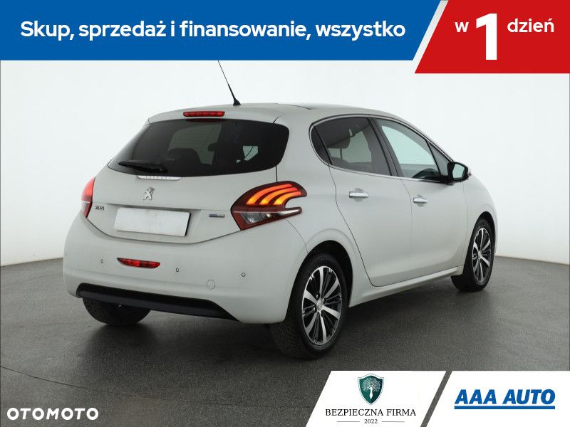 Peugeot 208 - 6