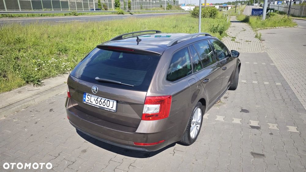 Skoda Octavia 1.6 TDI Ambition DSG - 4