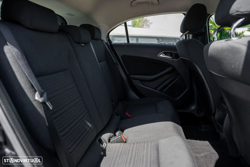 Mercedes-Benz A 180 d Fleet Pack Urban - 15