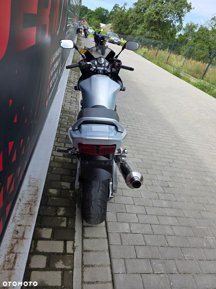Yamaha FZS - 18