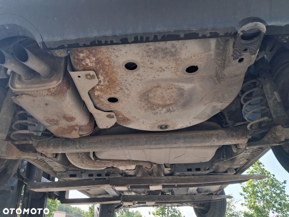 Volkswagen Fox silnik kompletny 1.4 TDI BNM 70KM skrzynia biegów HCS drzwi klapa zderzak błotnik lusterko kolor czarny N2C/BC pompowtrysk turbina dwumasa sprzęgło sterownik moduł przewód rura wiązka maglownica czujnik mcperson zwrotnica piasta zacisk pompa pompka alternator sprężarka klimatyzacji panel szyba boczek fotel kierownica lewarek przepustnica pokrywa osłona nadkole zbiorniczek klema wiązka mechanizm lampa belka sanki zamek schowek zegary manetki NA CZĘŚCI - 18