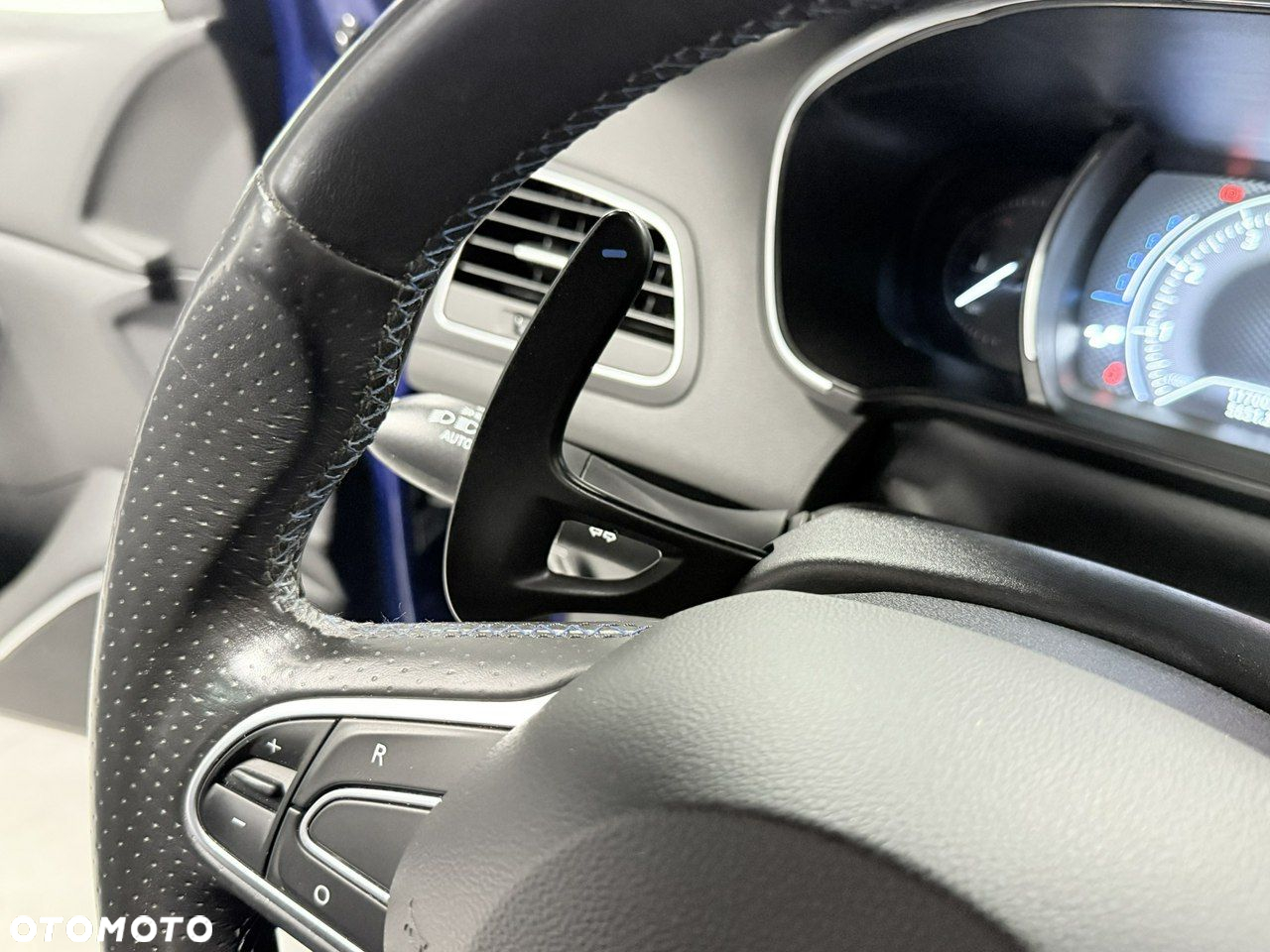 Renault Megane ENERGY TCe 205 EDC GT - 35