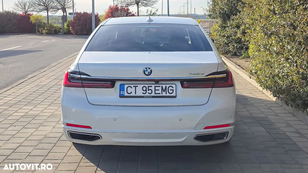 BMW Seria 7 745e - 8