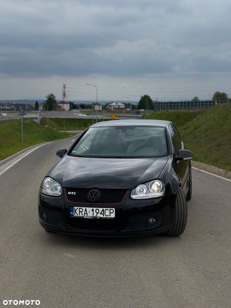 Volkswagen Golf - 6