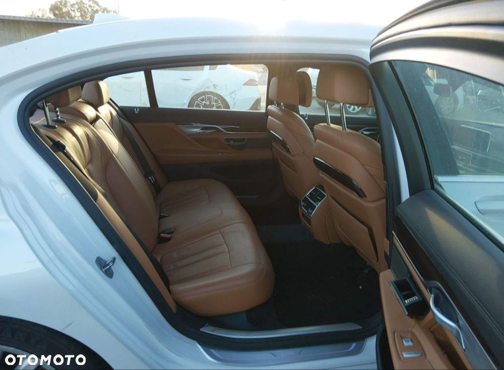 BMW Seria 7 - 11