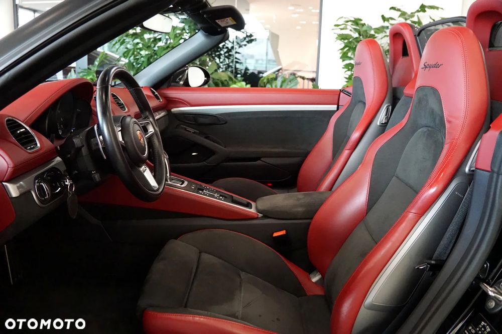 Porsche 718 Boxster Spyder PDK - 16