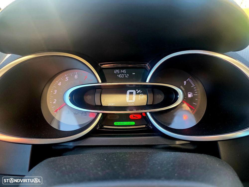 Renault Clio TCe 200 EDC Sport R.S. - 12