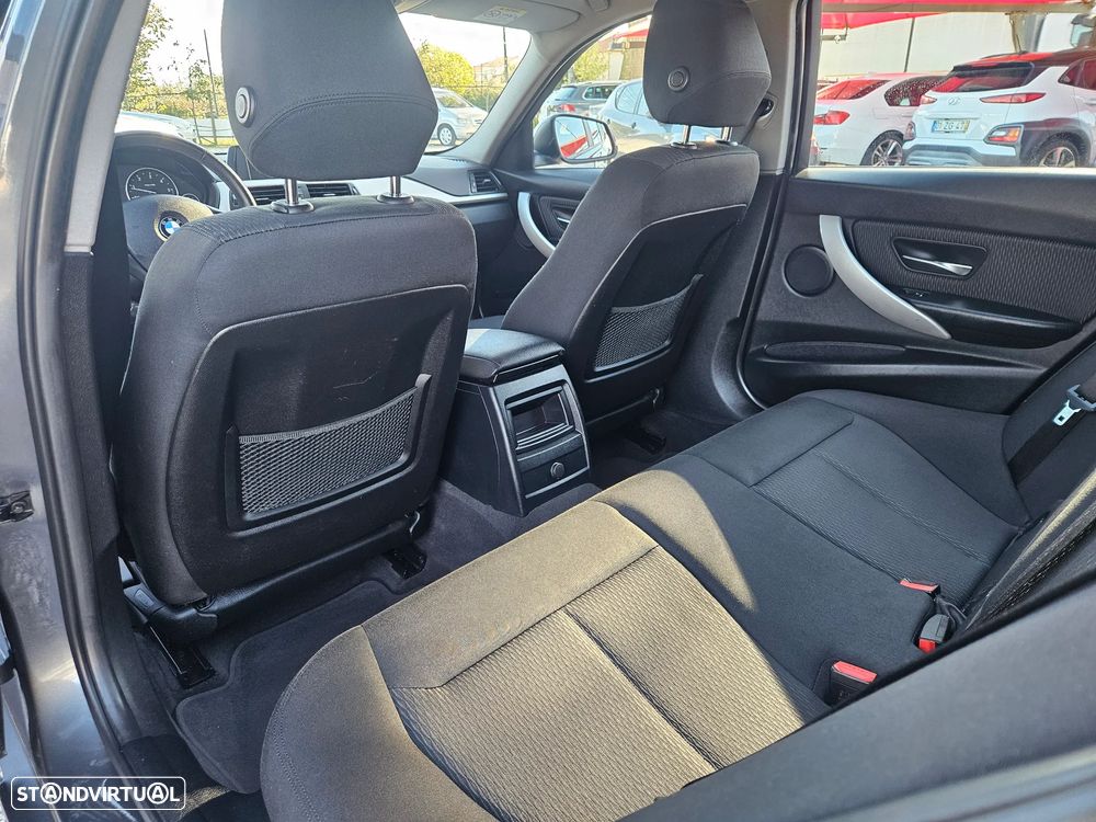 BMW 318 d Touring Advantage Auto - 16