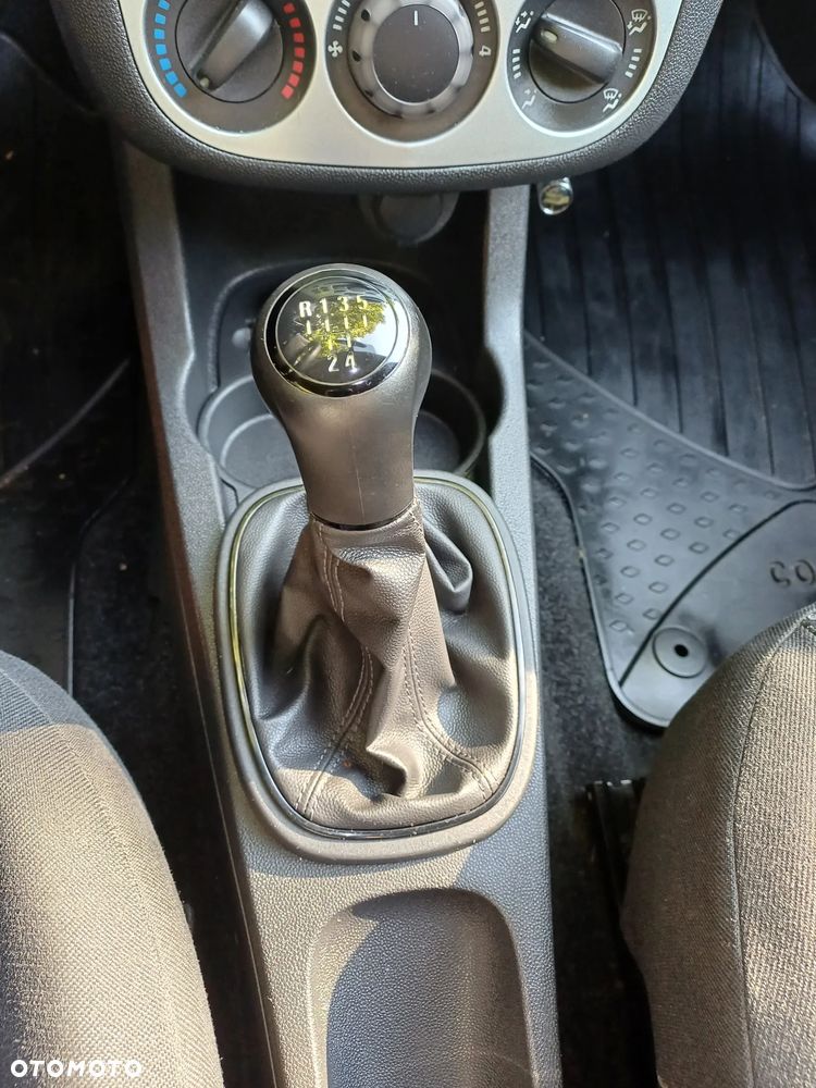 Opel Corsa - 13